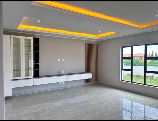 5 BEDROOM HOUSE FOR SALE IN SAVANNAH COUNTRY ESTATE